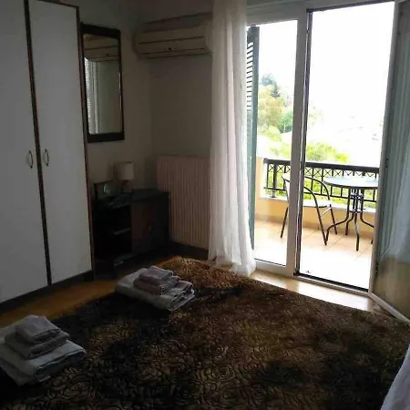 Apartment Kefalomantouko House